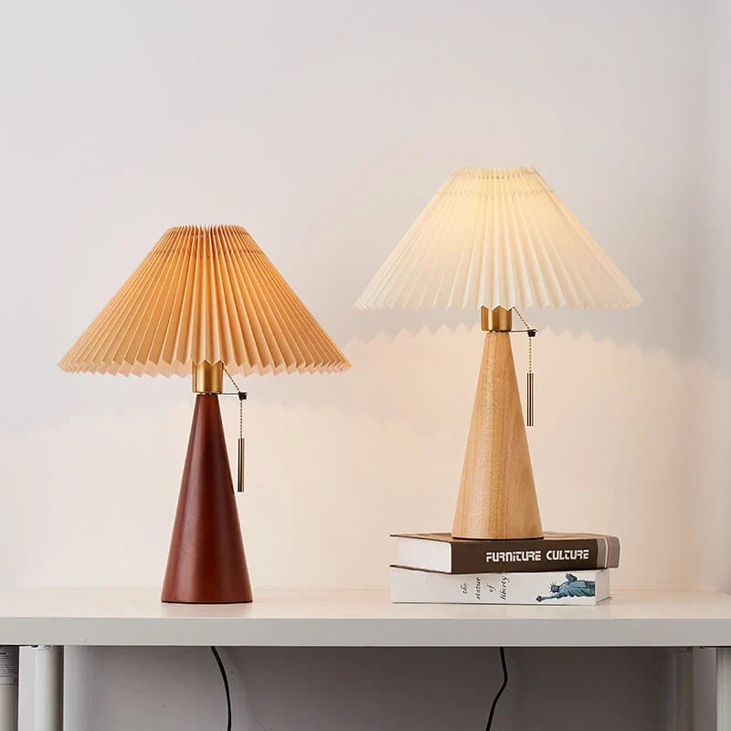 Japanische Holztischlampe mit plissiertem Stoffschirm