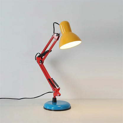 Tischlampe mit flexiblem Gelenkarm und konischem Lampenschirm
