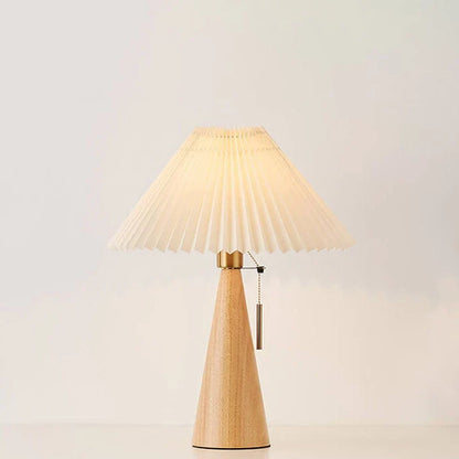 Japanische Holztischlampe mit plissiertem Stoffschirm