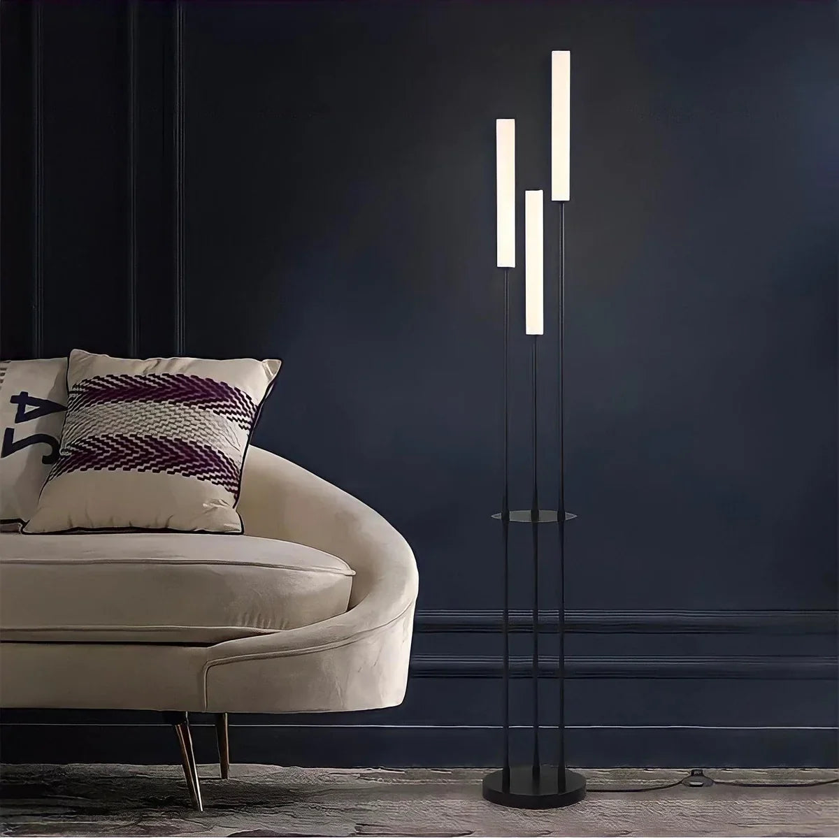 Moderne 3-flammige LED-Stehlampe mit Dimmer