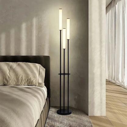 Moderne 3-flammige LED-Stehlampe mit Dimmer